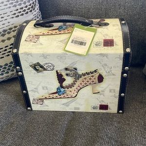 This is a unique Cosmetic Bag for you enjoyment!